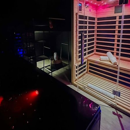Night Desires Vieille Ville Annecy Charmant Exterior photo